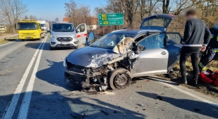 Zderzenie w Gaju Oławskim. Droga jest zablokowana