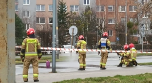 Zapaliła się butla z gazem. Ewakuowano pobliski market i zamknięto ulicę