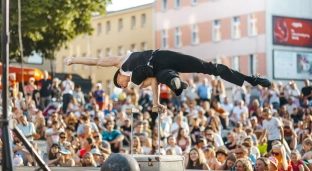 Wyjątkowe pokazy, akrobacje i spektakle w samym sercu miasta! Zbliża się OFCA 2024