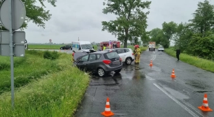 Zderzenie dwóch samochodów osobowych